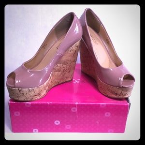 New in Box, ShoeDazzle Mauve Platform Wedges